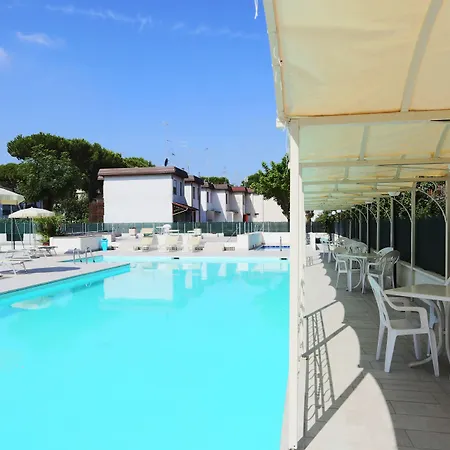 Marina - Azzurro Club Hotel