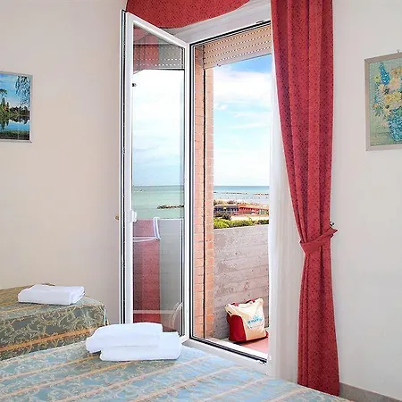 Marina - Azzurro Club Otel 3*