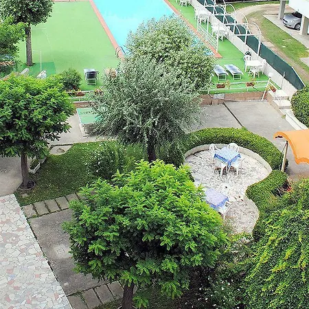 Marina - Azzurro Club 拉文纳