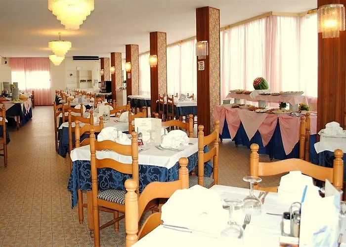 Marina - Azzurro Club Готель Равенна