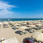 Marina - Azzurro Club Hotell