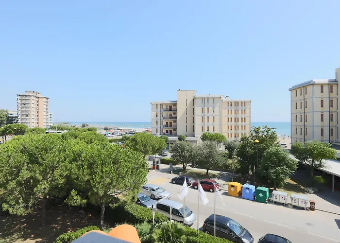 Marina - Azzurro Club Hotel